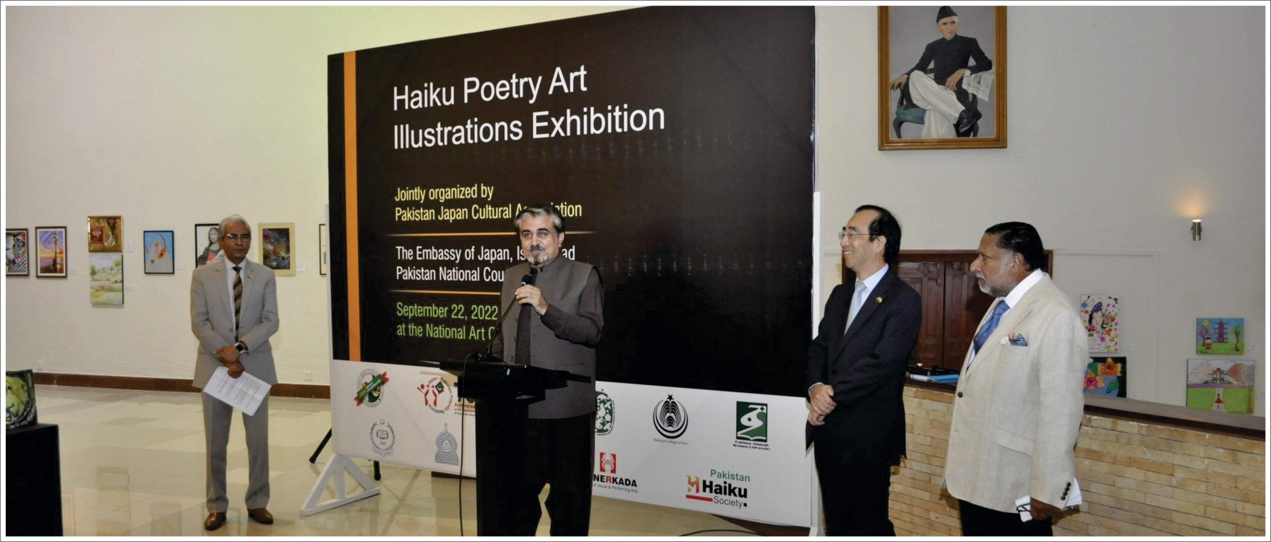 Mr. Jamal Shah, Curator of the exhibition, addresses the audience while H.E. Ambassador Wada Mitsuhiro and PJCA President Justice (Retd) Ali Nawaz Chowhan look on at the Haiku Poetry Art Illustration Exhibition, National Art Gallery, Islamabad (September 22, 2022)